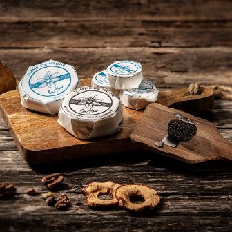 La Fleur ist ein cremiger aromatischer Weichkäse und eine Eigenmarke von Baumann Käse. 